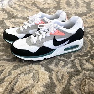Women’s Nike Air Max Correlate